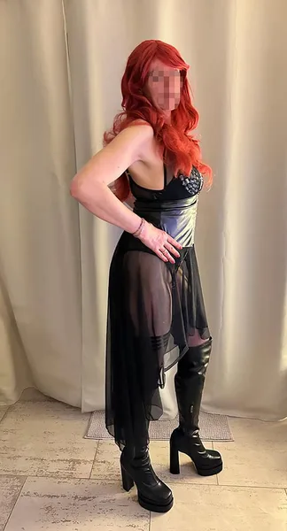 Would you fuck my beautyful wife?