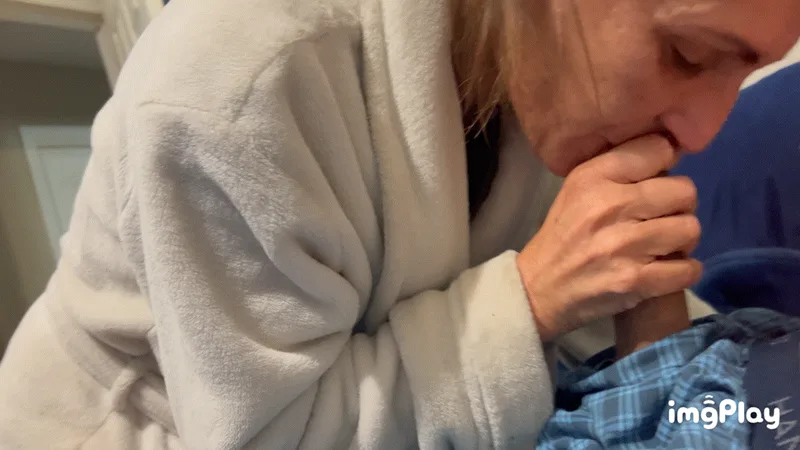 Isnt this the only way to wake a working man up🍆🤤🥰