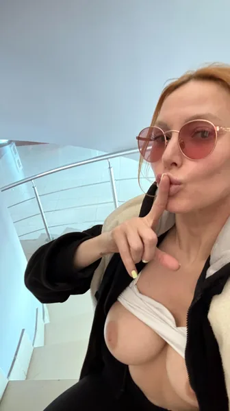 I’m the nude MILF you can meet in public places