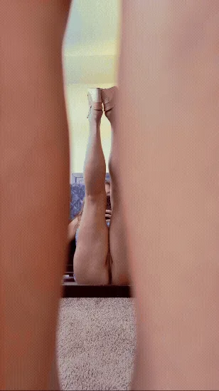 Monday morning tease – long legs leading straight to this de