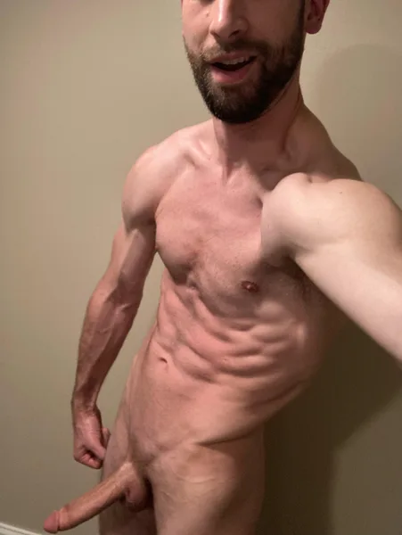 30M trimmed my chest and my cock looks bigger