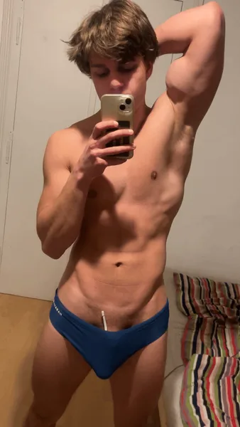 Anyone into college guys with big dicks?