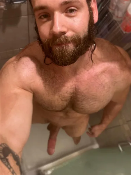 Are shower selfies still cliche? (29)