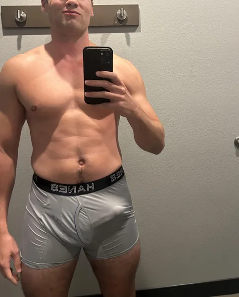 Works over, who wants to join me for happy hour(s)?