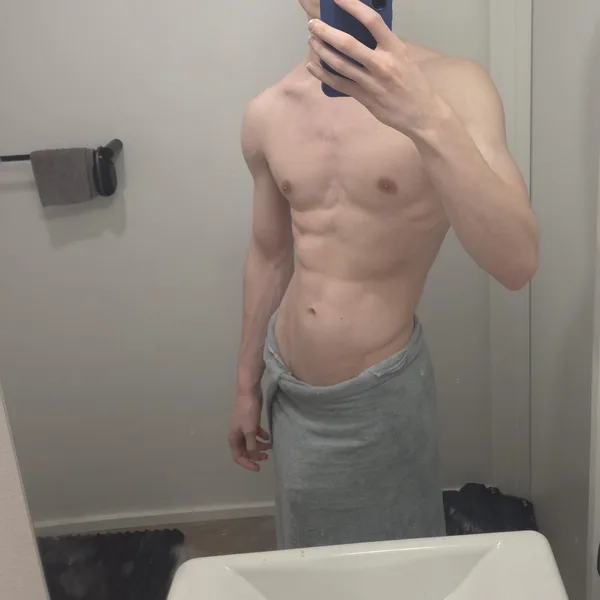 21 Straight Towel bulge