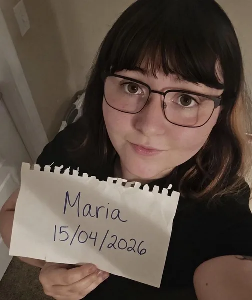 Am maria bi wife 34 couples dm me for fun or lesbians 👅