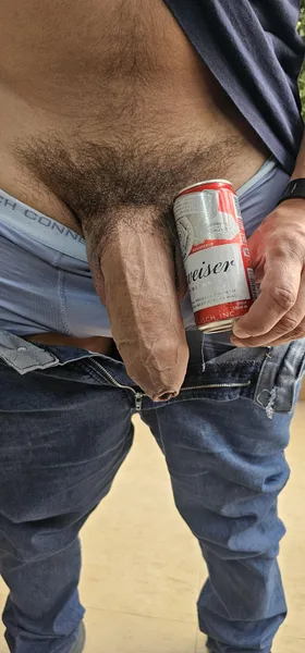 Beer Addicted Latin daddy (40)