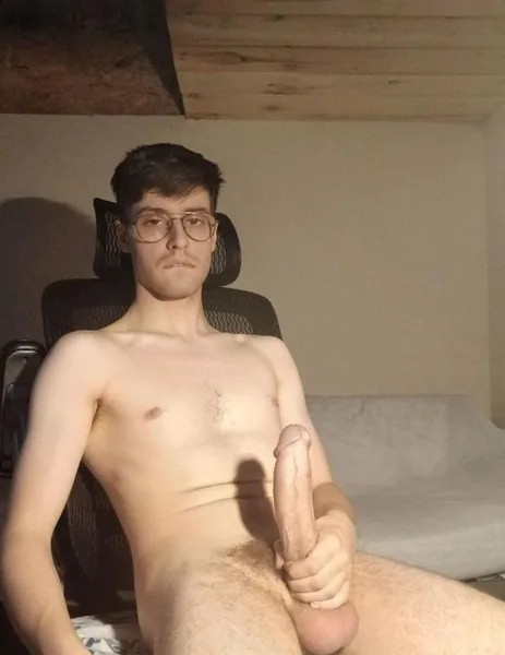 Massive nerdy cock 🤓🍆