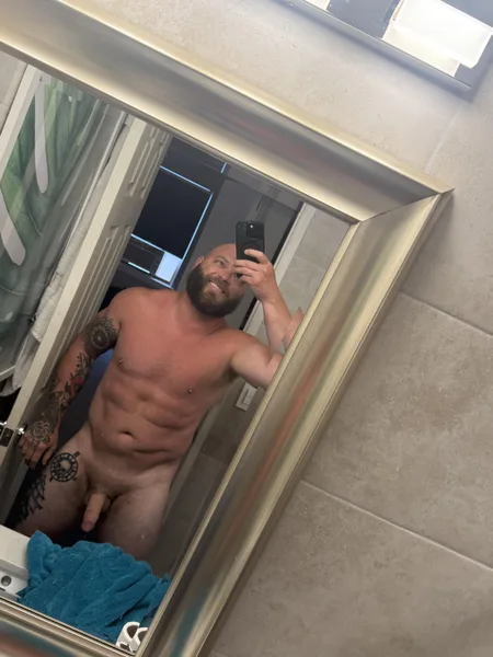 My cock looks so white 😂