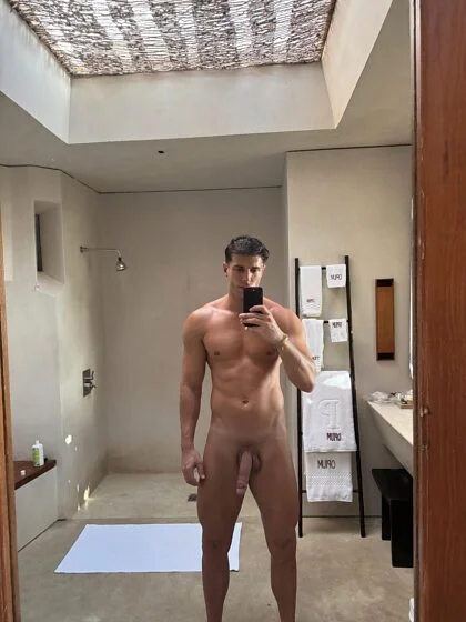 Swipe to see this soft monster cock cum