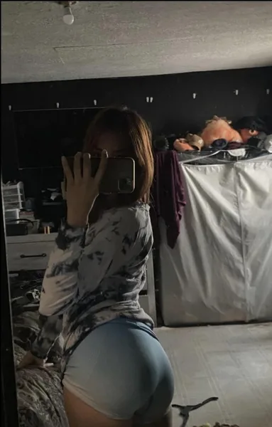 latina searching for a long term sugar daddy:)