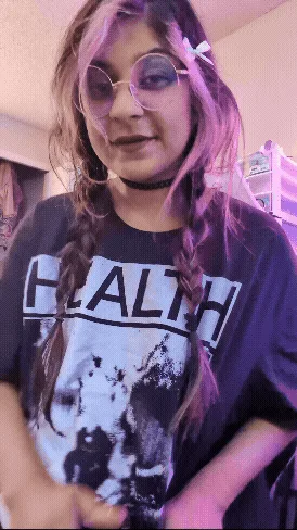 silly goth girl titty drop hehe