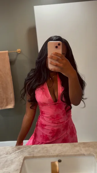 Busty Ebony reveal