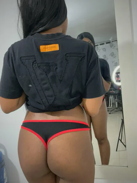 I hope my ass makes you smile [F]