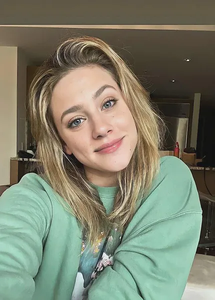 Lili Reinhart