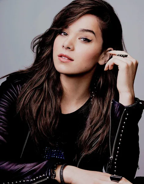 Hailee Steinfeld