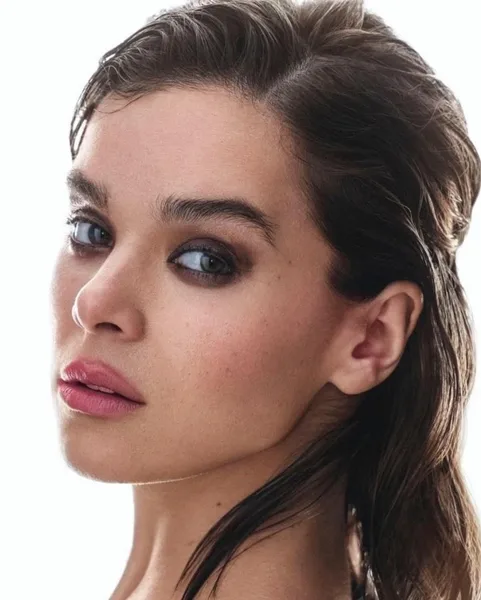 Hailee Steinfeld