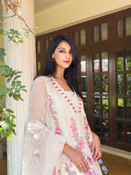Shahat Gill
