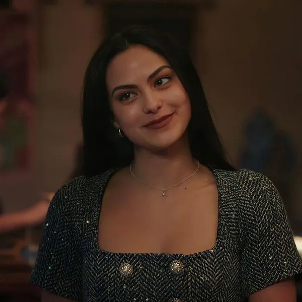 Camila Mendes