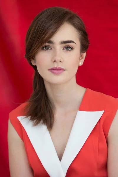 Lily Collins