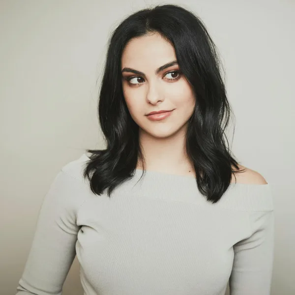 Camila Mendes