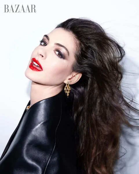Anne Hathaway