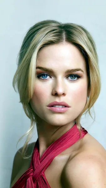 Alice Eve