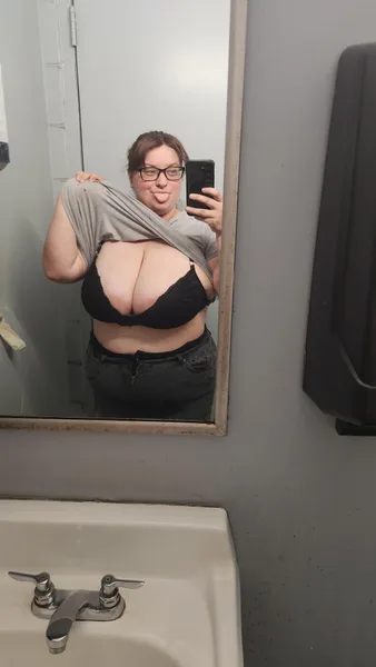 Work titty flash! Don't tell my boss