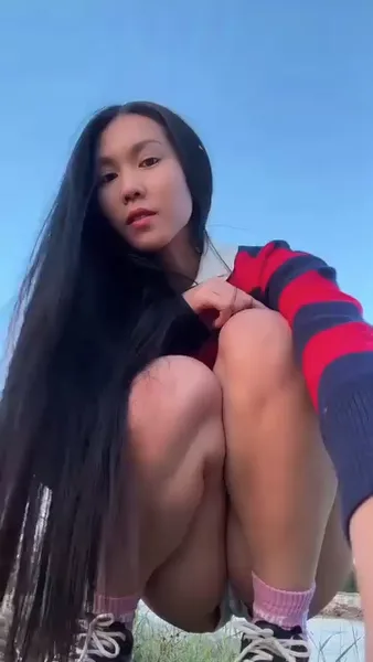 Squatting perfectly still so you can admire my absolute best