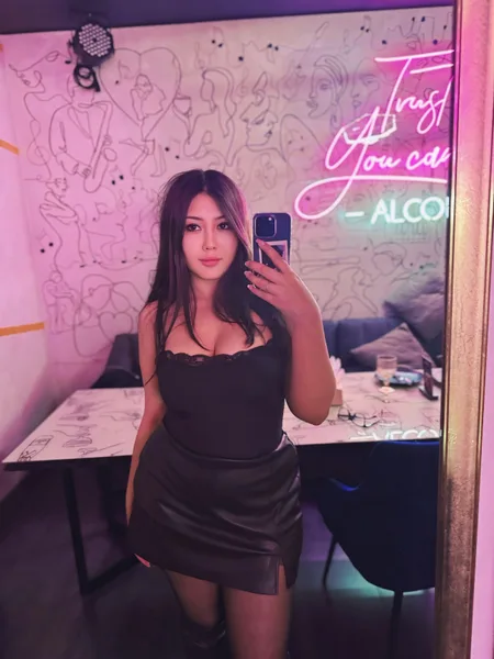 Asian girls with curvy figures are sexy even when fully clot