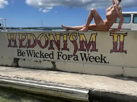 Would you play with her at hedo?