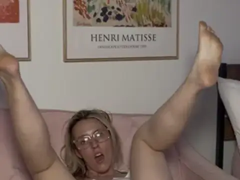 Spread eagle pussy with some bonus fun