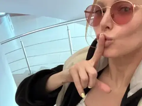 I’m the nude MILF you can meet in public places