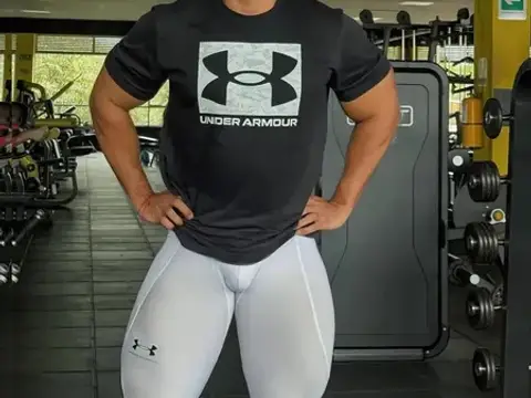 35 Bi , in the gym
