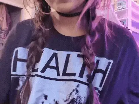 silly goth girl titty drop hehe