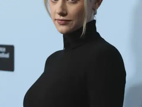 Lili Reinhart