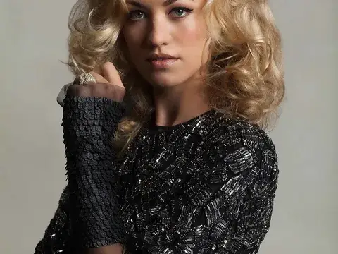 Yvonne Strahovski