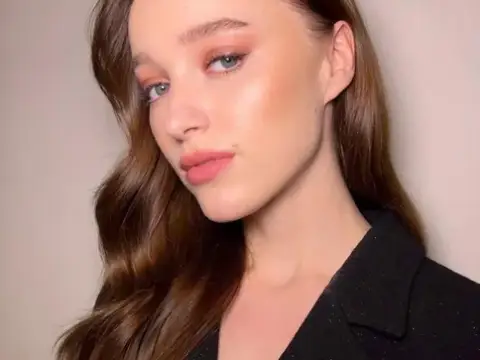Phoebe Dynevor