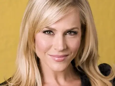 Julie Benz
