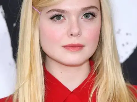 Elle Fanning