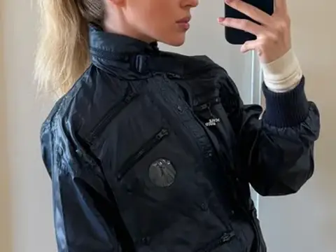 Gabby C Thomas
