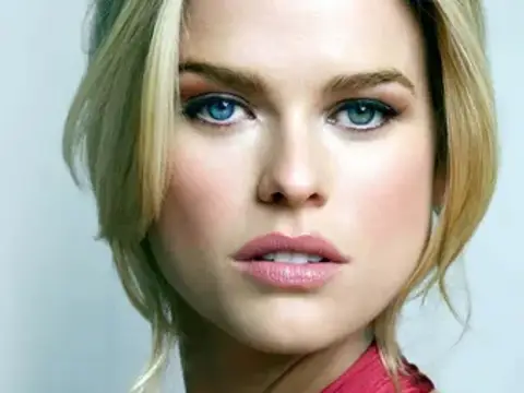 Alice Eve